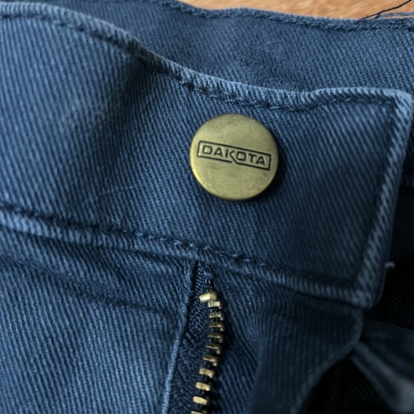 Work pants construction - Picture 3 of 3